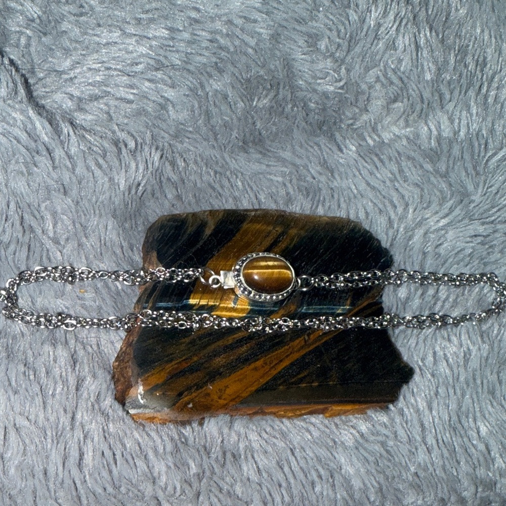 Tigress - Tigers Iron Eye Stainless steel double wrap front closure bracelet - Picture 3 of 5